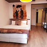 Hotel Rumours 2*