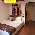 Hotel Rumours 2*