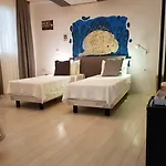 Rumours Hotel 2*