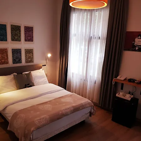 Rumours 2* İstanbul