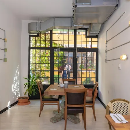 Rumours 2* İstanbul