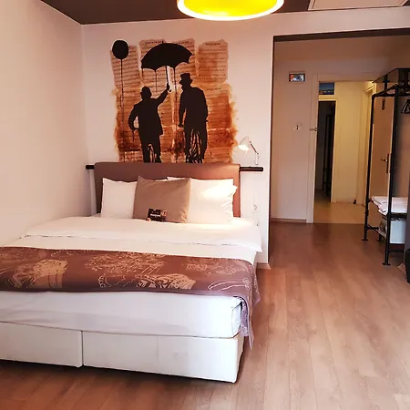 Hotel Rumours 2*